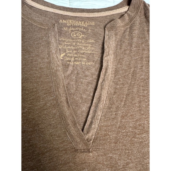 American Eagle Brown V Neck AE Favorite T Shirt Womens Large Short Sleeve - Picture 3 of 8